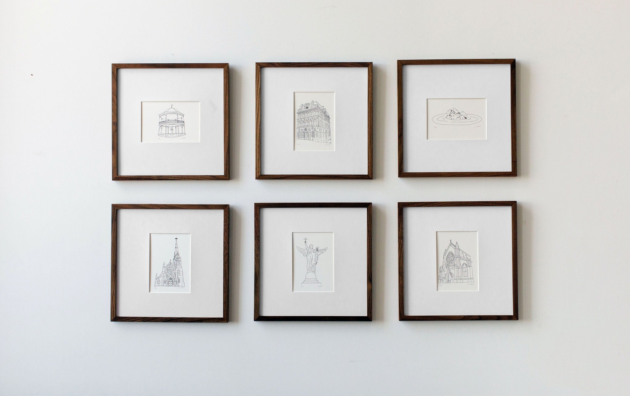 Photo Displays & Frames: Showcase Your Memories in Style