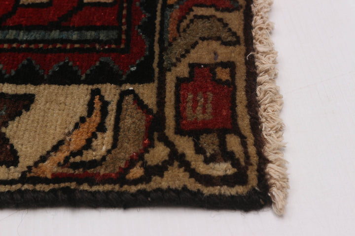 Edge view of the Turkish wool runner, showing the finely woven fringe and attention to craftsmanship.