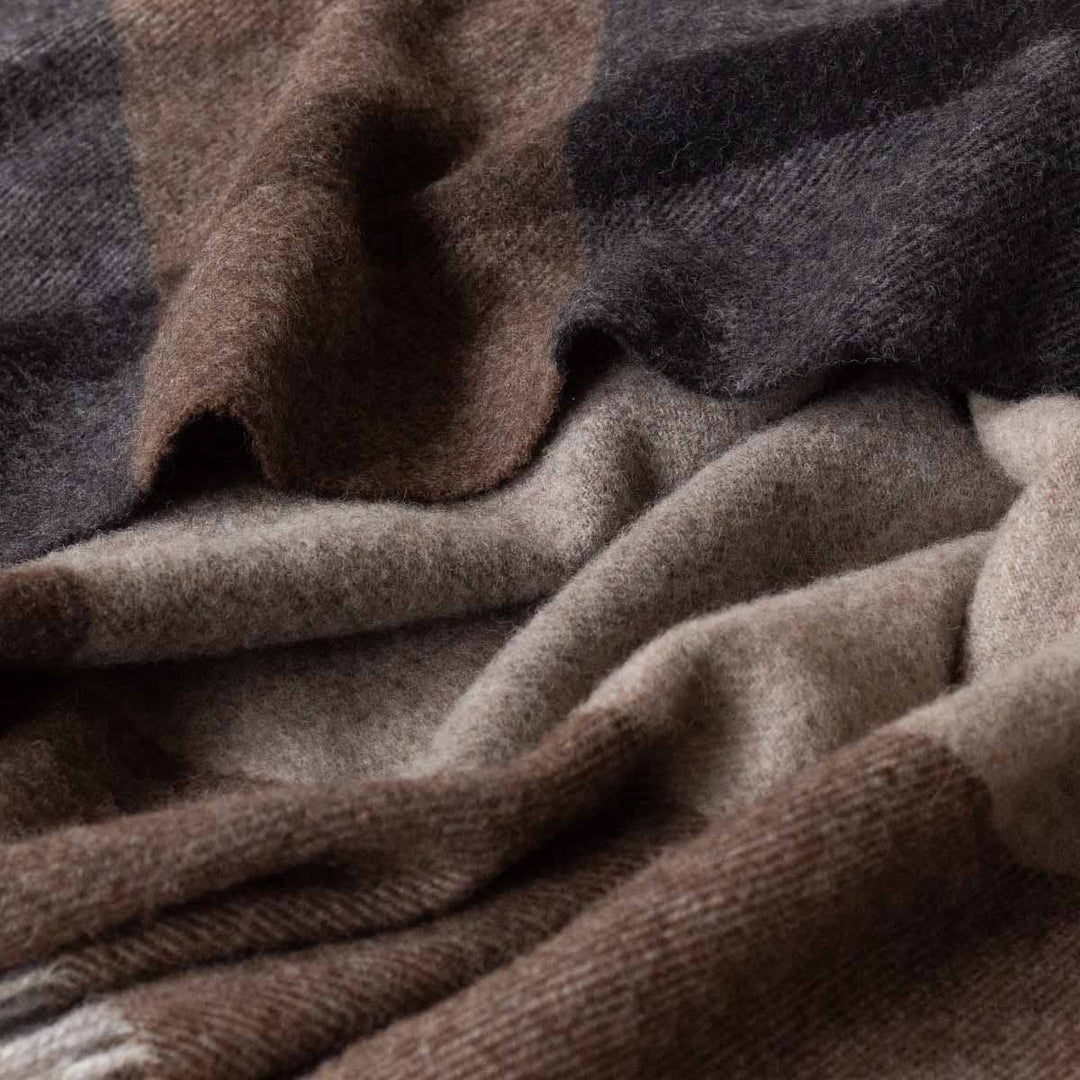 MERLIN Wool Throw
