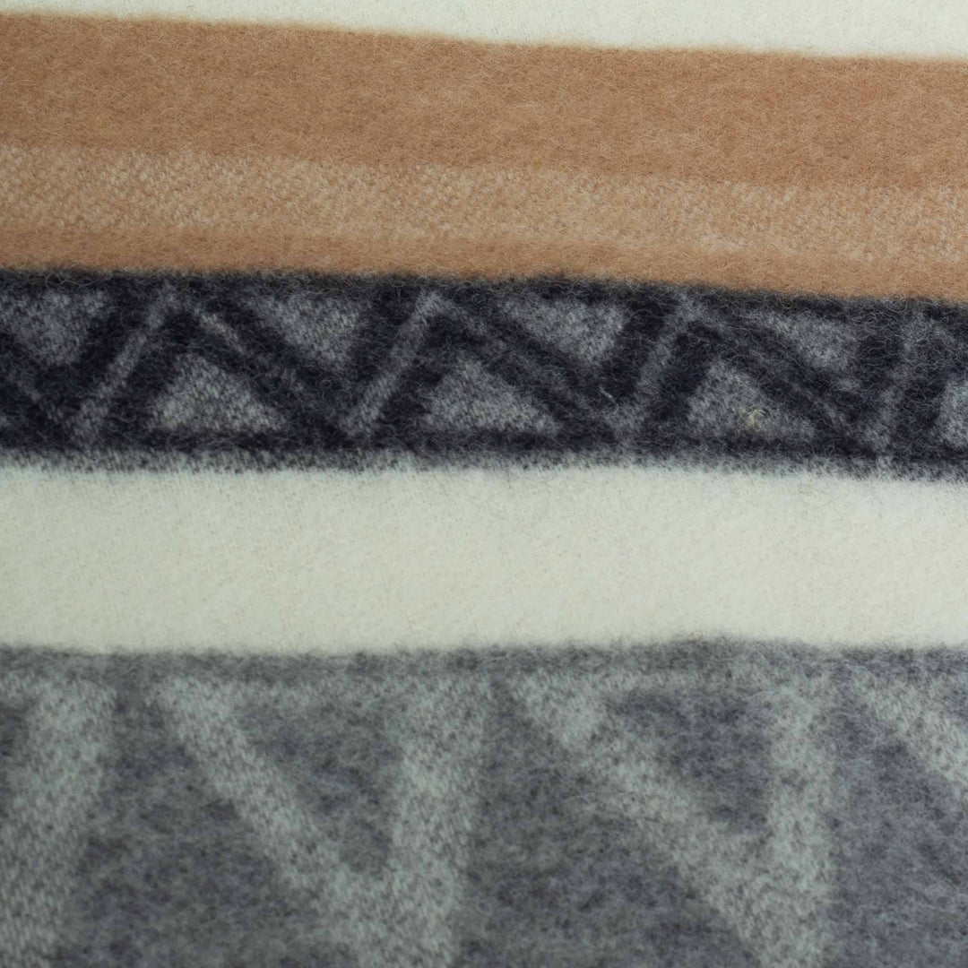 TRIANGEL Wool Throw