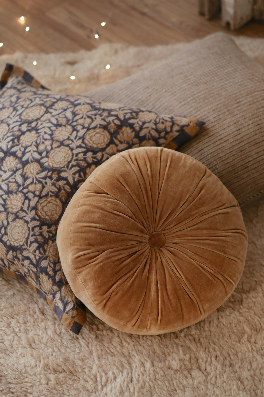 Tuft Round Cushion, Gold