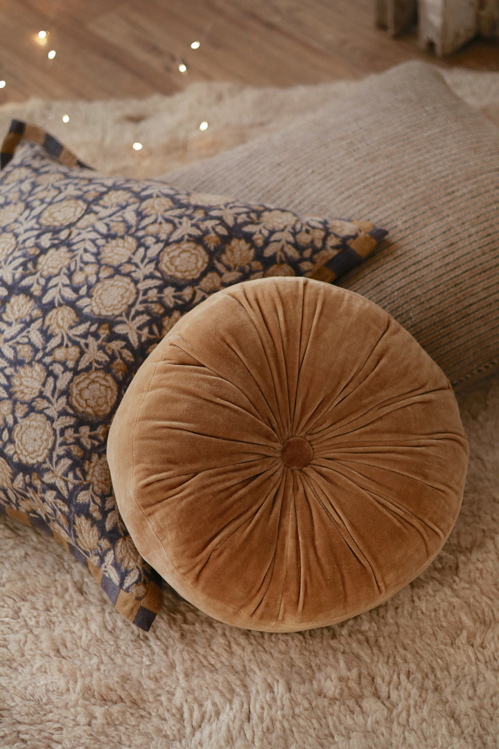 Tuft Round Cushion, Gold