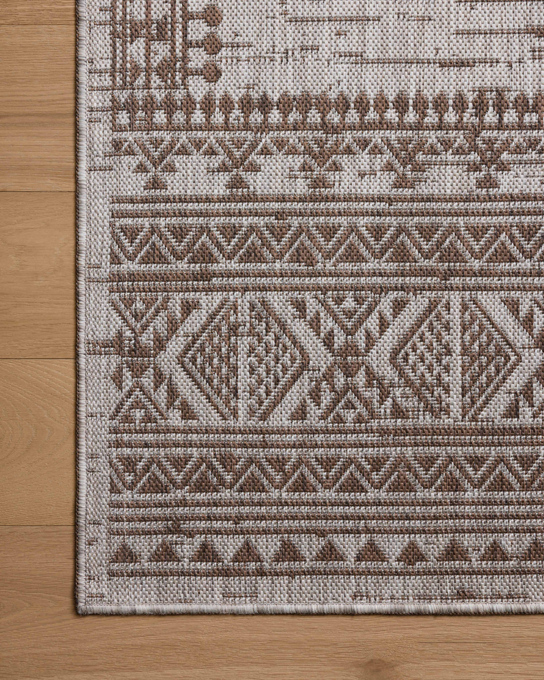 Loloi II Easton Coffee / Dove Rugs