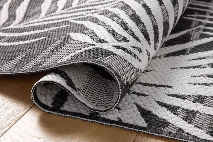 Loloi II Easton Ivory / Onyx Rugs