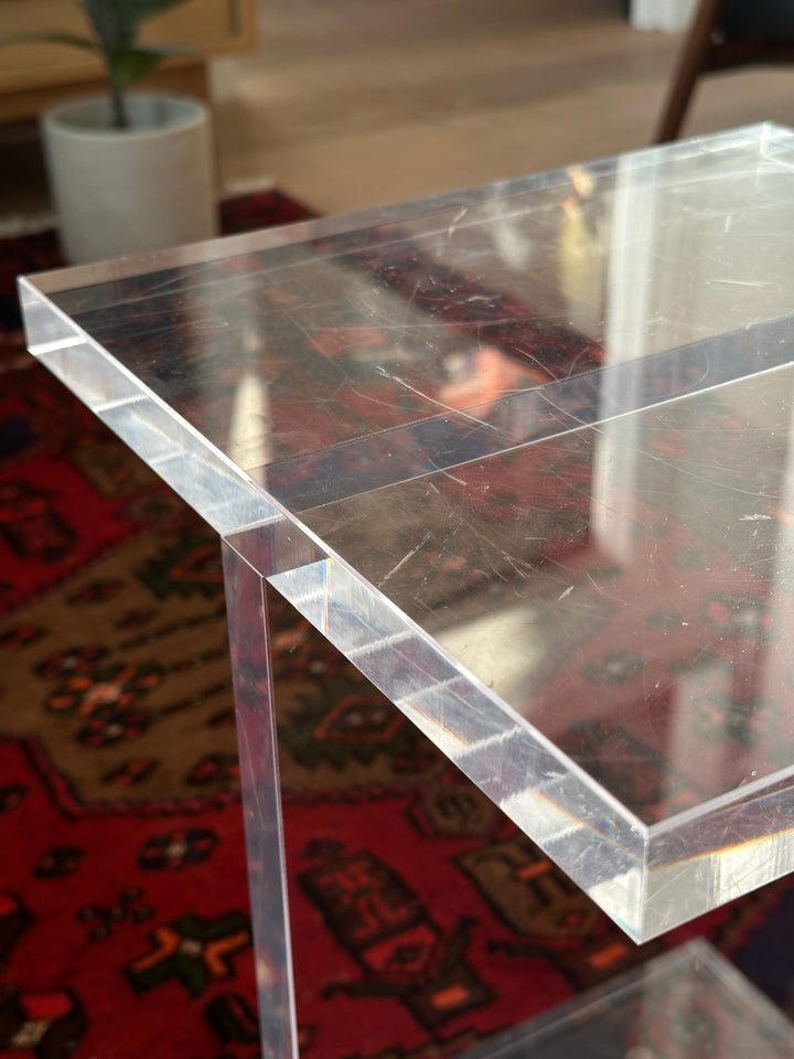 GUS* Acrylic I-Beam Table