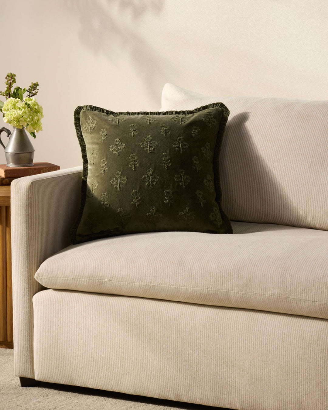 Darla Cushion, 18" x 18"