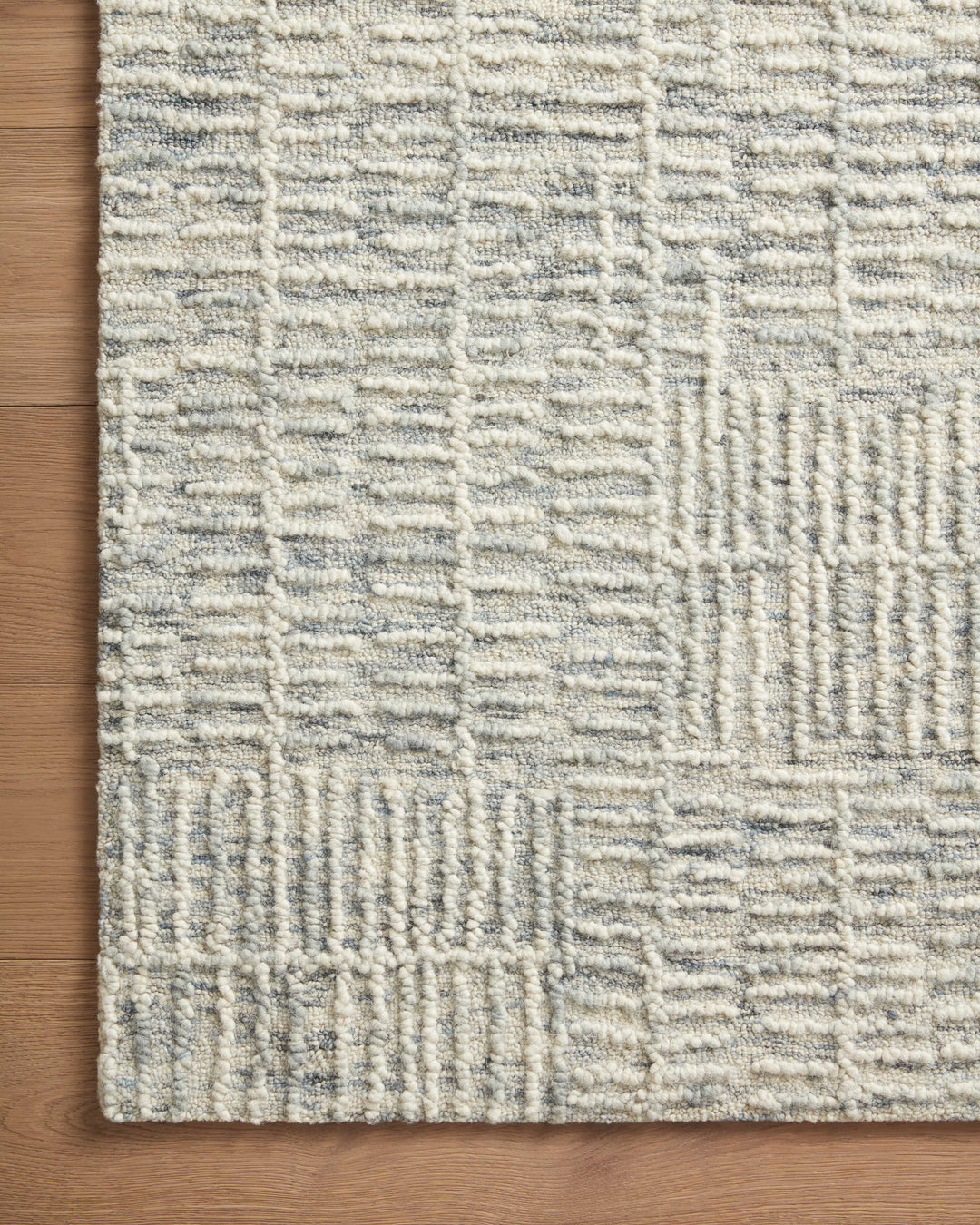 Loloi Tallulah Sky / Ivory Rugs