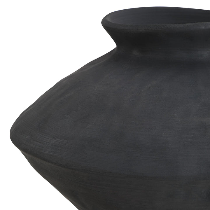 Mills Vase, Black