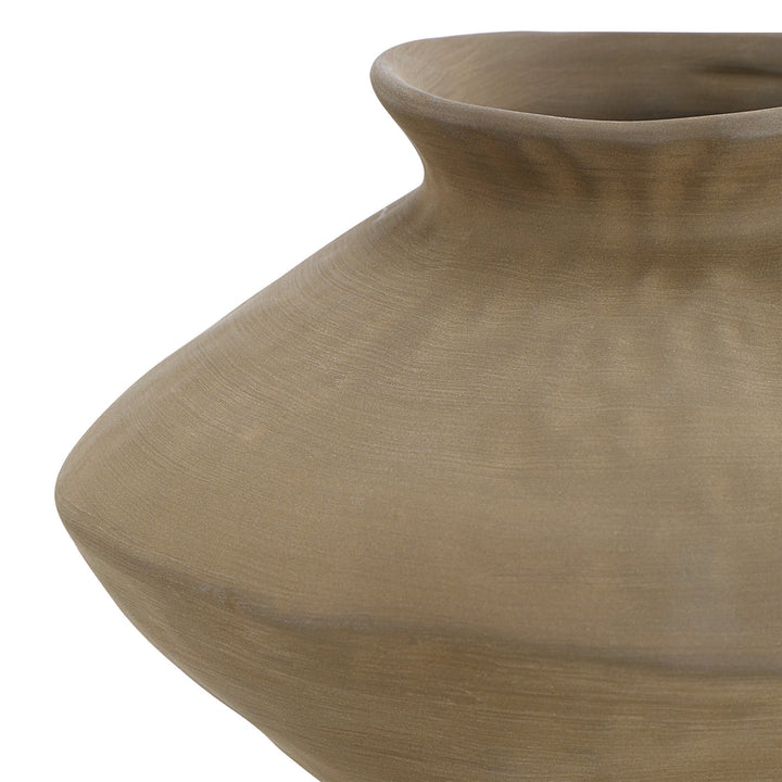 Mills Vase, Brown