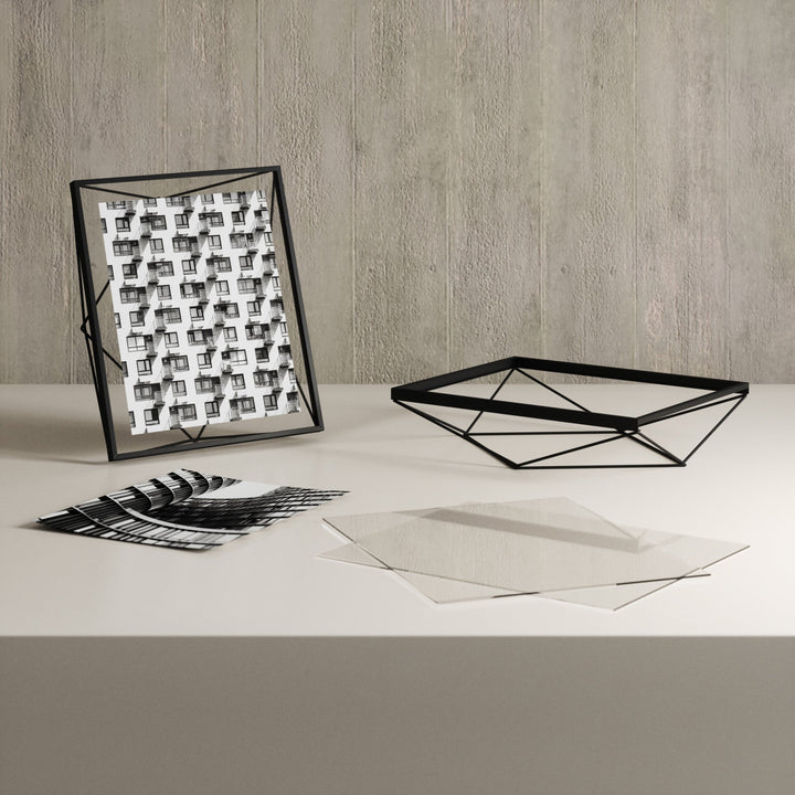 Tabletop Frames | color: Black | size: 8x10"""" (20x25 cm)