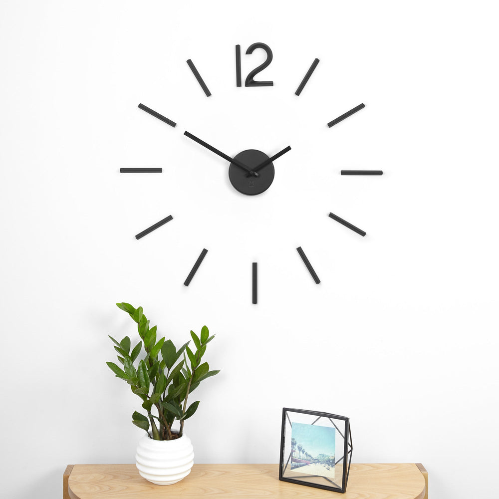 Clocks | color: Black | Hover