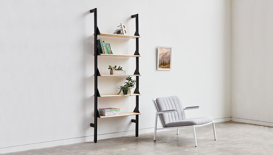 Black Uprights Black Brackets Blonde Shelves / Lifestyle