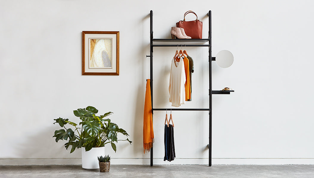 Black Uprights Black Brackets Black Shelves / Lifestyle