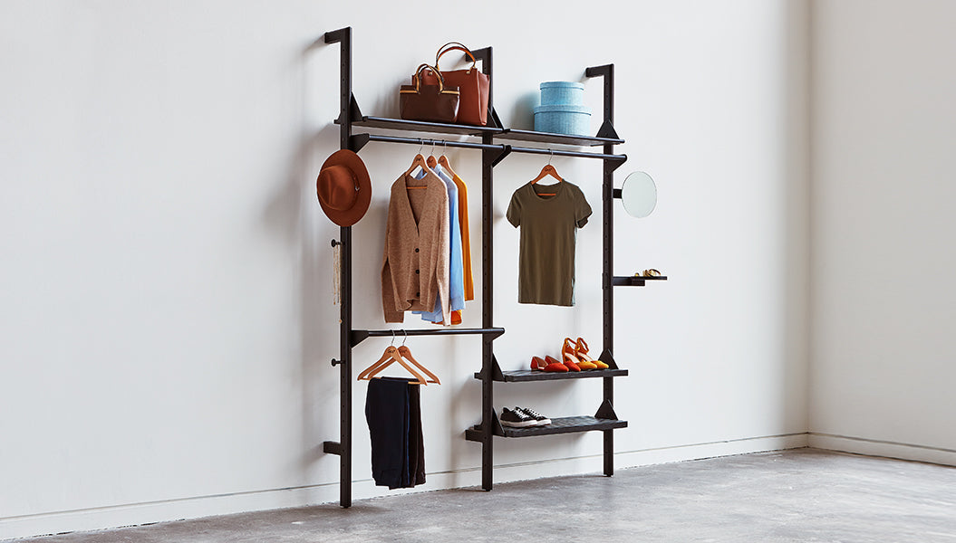 Black Uprights Black Brackets Black Shelves / Lifestyle